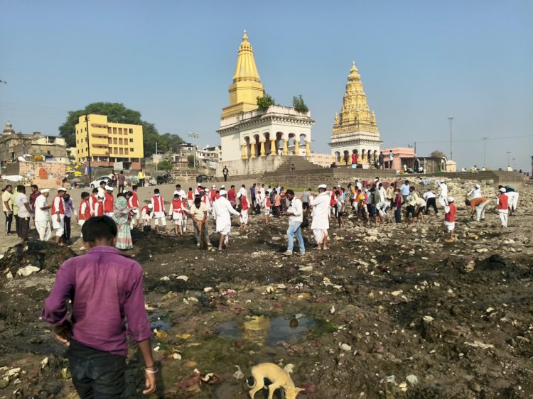 चंद्रभागा वाळवंटातून २३ टन कचरा संकलित.  ◾पंढरपूर नगरपरिषदेच्या पुढाकाराने व सामागिक संस्थांच्या सहाय्याने स्वच्छता अभियानाची सांगता.
