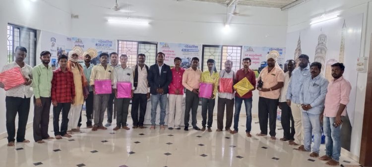 डी .व्ही.पी. उद्योग समुहाच्या मंगळवेढा शाखेच्या समृद्धी ट्रॅक्टरचा लकी ड्रॉ संपन्न :--