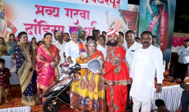 अभिजीत पाटील यांच्या विठ्ठल प्रतिष्ठान यांनी आयोजित केलेल्या गरबा दांडिया स्पर्धेला उदंड प्रतिसाद..