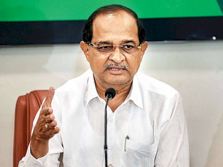 वाळू  माफियांना आश्रय देणाऱ्या अधिकाऱ्यावर कडक कारवाई करणार:- महसूल मंत्री राधाकृष्ण विखे - पाटील