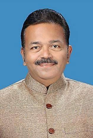 महाराष्ट्र राज्य माध्यमिक उच्च माध्यमिक शाळा मुख्याध्यापक अधिवेशनाच्या अध्यक्षपदी महेंद्र गणपुले यांची निवड.