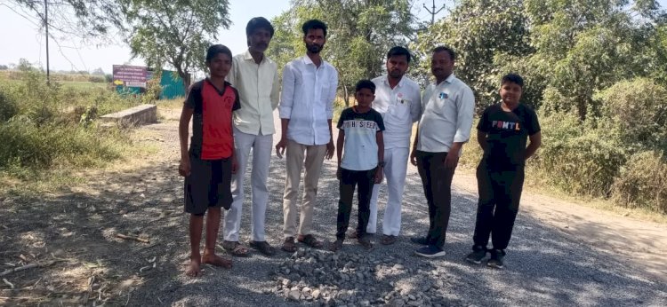पट करोली ते शेळवे रस्त्याची काम निकृष्ट दर्जाचे होत असल्याने नागरिकांची तक्रार..