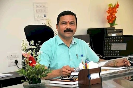 पुणे विभागात सोलापूर जिल्ह्याचा डंका , जिल्ह्याला तब्बल  १२ पुरस्कार जाहीर - जि प. चे .मुख्य कार्यकारी अधिकारी दिलीप स्वामी