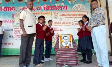नवोदय विद्यालयात महामानव डॉ. बाबासाहेब आंबेडकर यांना विनम्र अभिवादन..!