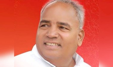 आडम मास्तरांची महापालिका आयुक्त तेली यांच्याबरोबर विविध विषयावर झाली चर्चा