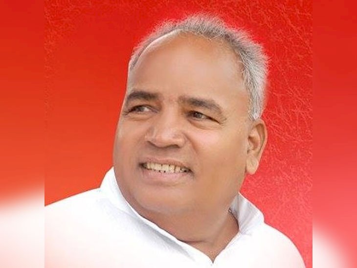 आडम मास्तरांची महापालिका आयुक्त तेली यांच्याबरोबर विविध विषयावर झाली चर्चा