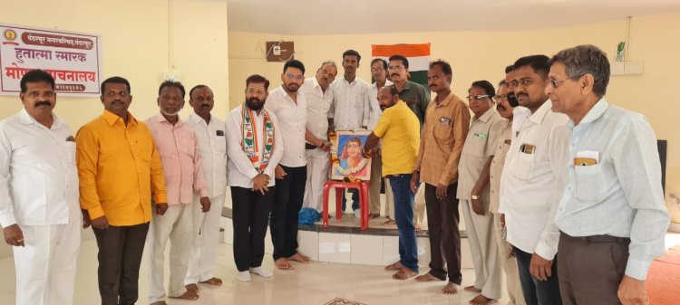 पंढरपूर काँग्रेस कमिटीच्या वतीने सावित्रीबाई फुले यांची जयंती साजरी..!