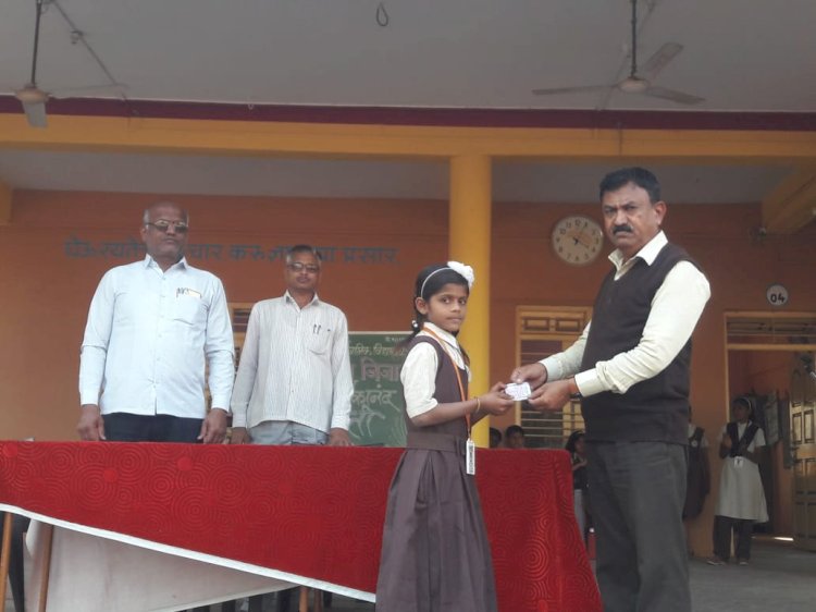 भोसे( कं)येथे राजमाता जिजाऊ जयंती चिमुकली विद्यार्थ्यांनी वैष्णवी व्यवहारे हिच्या सुरेल गायनाने साजरी..