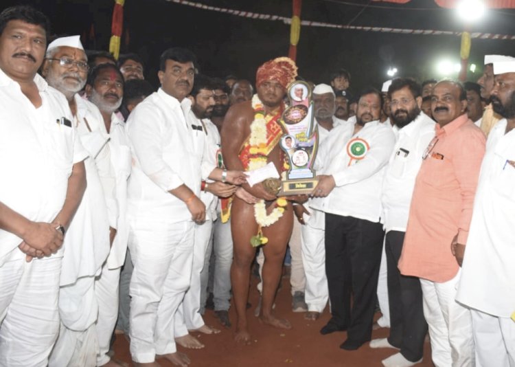 वसंत केसरी चषकाचा मानकरी पै.माऊली कोकाटे