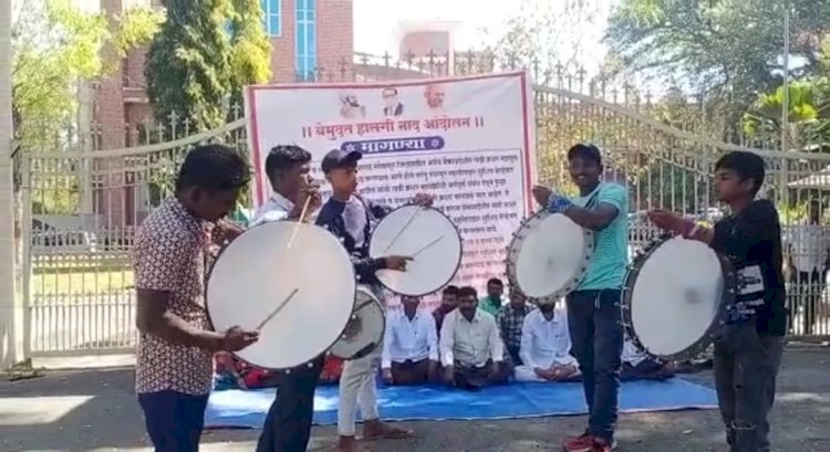 तहसीलदार सुशील बेलेकर यांच्या भ्रष्टकारभार विरोधात पुणे विभागीय आयुक्त कार्यालयासमोर उग्र आंदोलन सुरू..