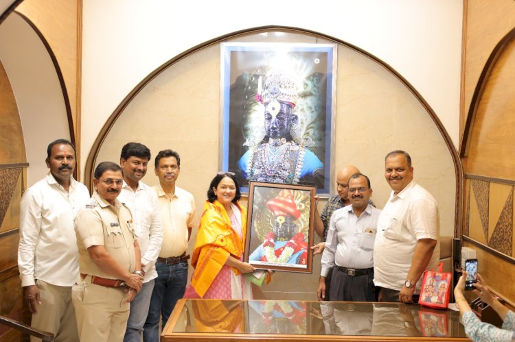श्री विठ्ठल रूक्मिणी मंदिराच्या अन्नछत्रासाठी बेंगलोर येथील भाविकांकडून १० लक्ष रूपयांची देणगी..!
