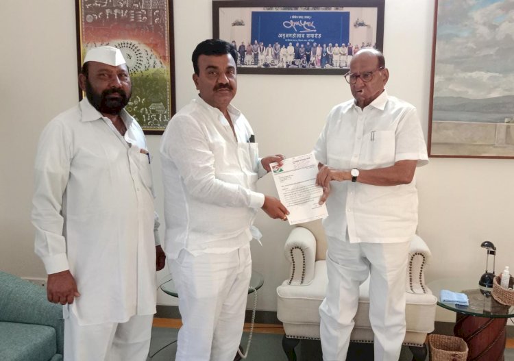 गारपिटीमुळे नुकसान झालेल्या शेतकऱ्यांना तातडीने मदत करावी.