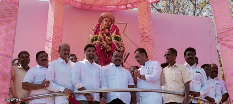 पंढरपुरात महात्मा ज्योतिबा फुले यांना आमदार आवताडे व परिचारक यांनी केले अभिवादन..