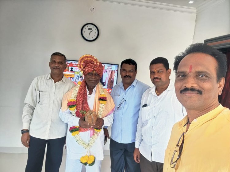 पंढरपूर मार्केट कमिटीचे सदस्य शिवदास ताड गुरुजी यांचा सिद्धेवाडीत सत्कार..