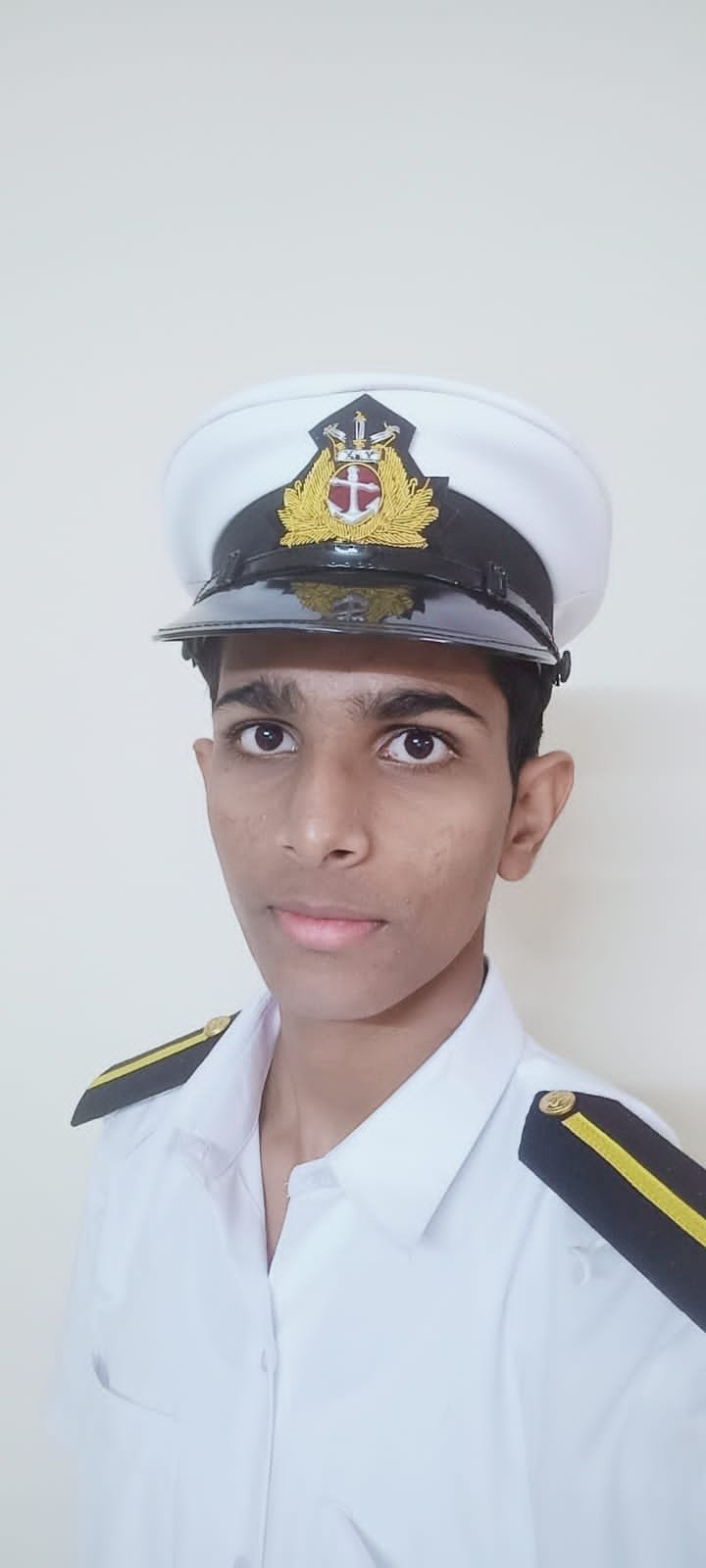 शिवरत्न ज्युनिअर कॉलेज गादेगाव चा प्रतीक गोंजारी सिंगापूर येथील नामांकित कंपनीत निवड