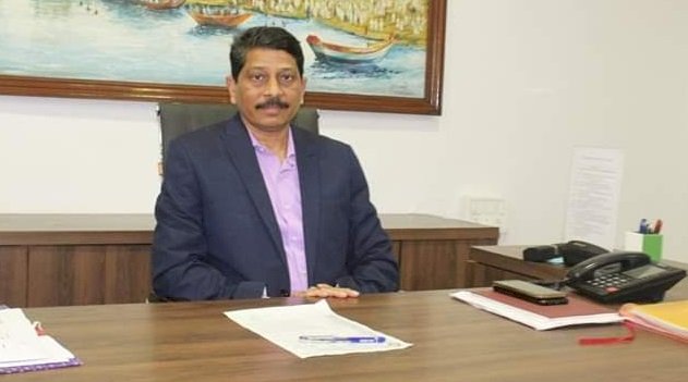 जबर झटका **** जिल्ह्यातील दोन महिलांनी सरपंचपद गमाविले; तिघांचे सदस्यपद ही गेले ; जिल्हाधिकारी शंभरकरांची कारवाई