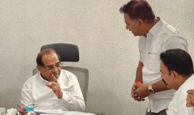 सुप्रिया सुळेंनी राखी बांधलेल्या अभिजीत पाटलांनी घेतली भाजप नेत्याची भेट.....शरद पवार गट राष्ट्रवादी कार्यकर्त्यांमध्ये तीव्र नाराजी