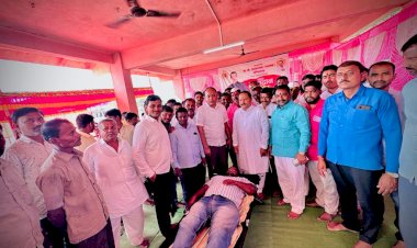 प्रशांत परिचारक यांचे वाढदिवसानिमित्त तुंगत येथे आयोजित महारक्तदान शिबीरास प्रचंड प्रतिसाद...( तब्बल २०० हुन अधिक रक्तदात्यांनी नोंदविला सहभाग )