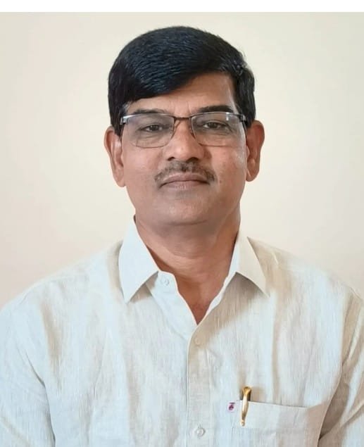 सिद्धेवाडी येथील प्राचार्य डॉ. अरुण जाधव यांची महाराष्ट्र माध्यमिक व उच्च माध्यमिक शिक्षण मंडळावर सदस्यपदी निवड ग्रामस्थांमधून निवडीबद्दल शुभेच्छा चा वर्षाव