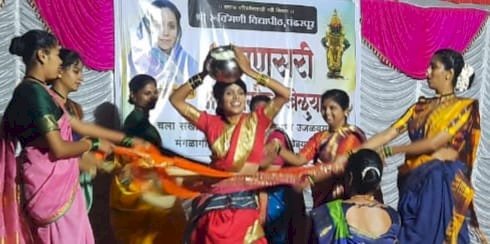 पंढरपूर येथील रुक्मिणी विद्यापीठात रंगला मंगळागौर कार्यक्रम