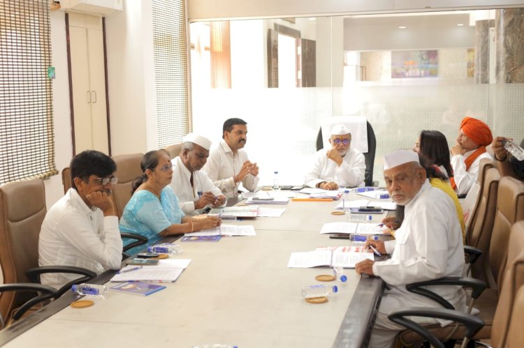 कार्तिकी यात्रा कालावधीत भाविकांना आवश्यक सोई सुविधा उपलब्ध करून देण्यात येणार ; सह अध्यक्ष श्री.गहिनीनाथ महाराज औसेकर  मंदिर समितीची बैठक संपन्न..