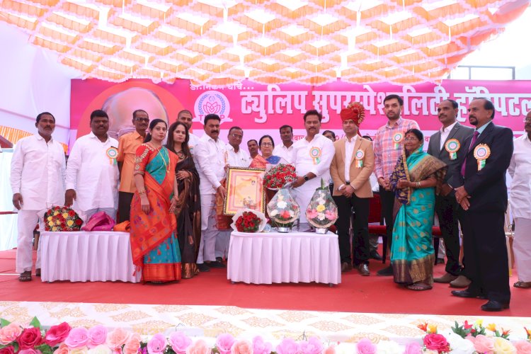 *पंढरपुरातील डॉ. प्रशांत निकम यांच्या ट्यूलिप सुपरस्पेशालिटी हॉस्पिटलचा मातोश्री पुष्पलता निकम यांच्या हस्ते लोकार्पण सोहळा संपन्न..*