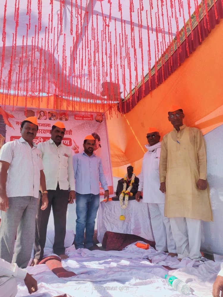 मराठा भडकला बाभूळगावत  सर्वपक्षीय राजकीय नेत्यांना आजपासून गावबंदी