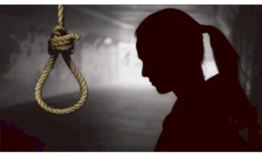 आग्र्यात नर्सची गळफास घेऊन आत्महत्या केली.