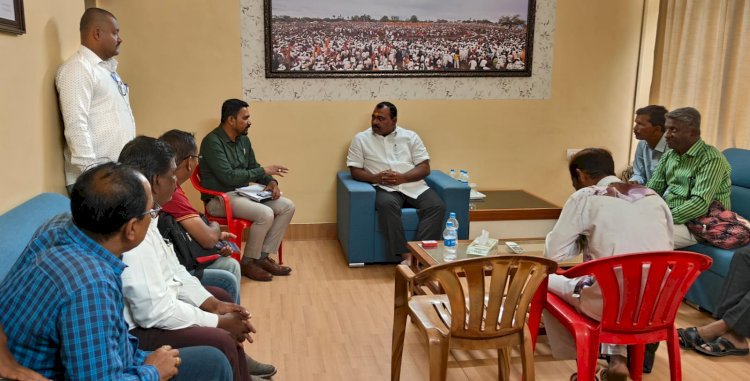 आमदार समाधान आवताडे यांनी वाढीव कर स्थगितीबाबत घेतली आढावा बैठक