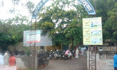 रेशनकार्ड एकाचे नंबर मात्र दुसऱ्याचा..पंढरपूर तहसील कार्यालयातील पुरवठा निरीक्षकांची  चतुर अशी बनवाबनवी...  पुरवठा विभागाच्या भोंगळ कारभारामुळे हजारो कुटुंबे विविध योजनांपासून राहत आहेत वंचित