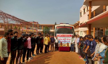 बार्शीच्या कॉलेज ऑफ एज्युकेशन मध्ये रक्तदान शिबीराचे आयोजन...