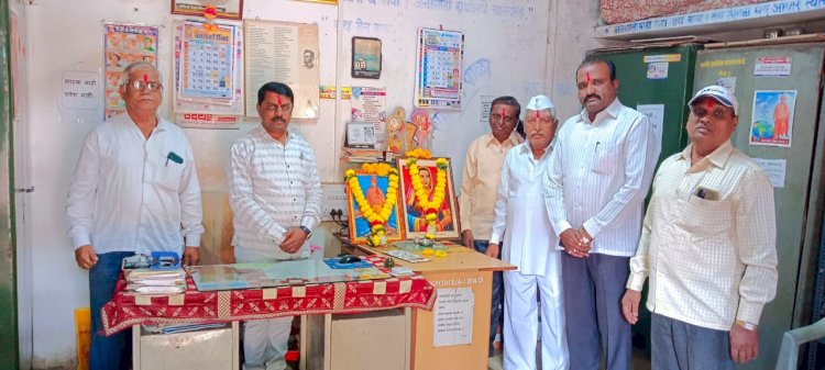 बार्शी येथील कर्मवीर सार्वजनिक ग्रंथालयात जिजाऊ जयंती उत्साहाने साजरी...