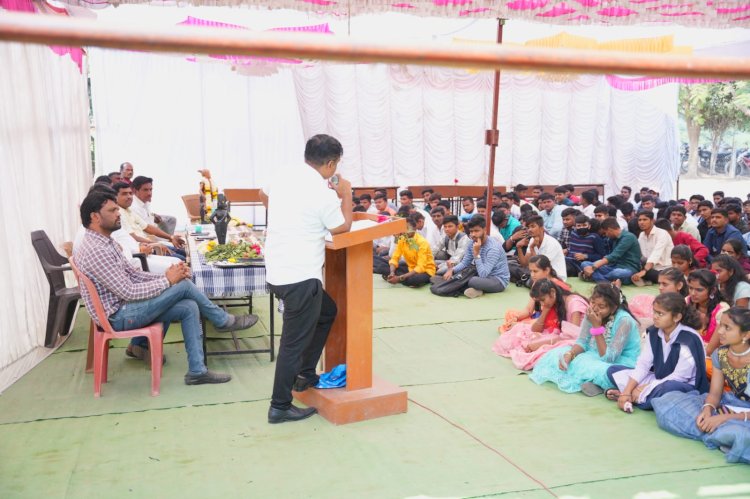 शिवरत्न पब्लिक स्कूल अँड. ज्युनिअर कॉलेज मध्ये बारावीच्या विद्यार्थ्यांना निरोप समारंभाचा कार्यक्रम संपन्न....