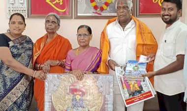 श्री. विठ्ठल- रुक्मिणी मंदिर समितीच्या अन्नछत्रासाठी भाविकाकडून एक लाखाची देणगी.