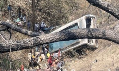 वैष्णोव देवीला जाणाऱ्या भाविकांची बस दरीत कोसळली, 21 भाविकांचा मृत्यू, 18 जखमी
