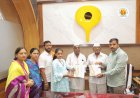 श्री विठ्ठल रुक्मिणी मातेस भाविकाकडून 15 लाख 91 हजार किंमतीचे दोन सोन्याचे हार अर्पण.