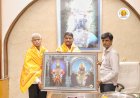 श्री विठ्ठल -रुक्मिणी मातेस भाविकाकडून 05 लाख 40 हजार किंमतीचे चांदी वस्तू अर्पण.