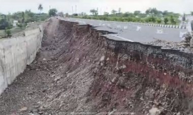 पंढरपूर - आळंदी पालखी मार्ग खचला; संबंधित विभागाने त्वरित रस्ता दुरुस्त करण्याची वारकऱ्यांमधून मागणी ,दीड वर्षांपूर्वीच झाले होते रस्त्याचे काम,