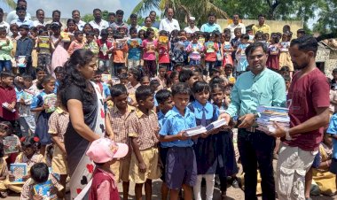 तुंगत येथील डॉक्टर दांपत्याचा  स्तुत्य उपक्रम ,  650 शालेय   विद्यार्थ्यांना तब्बल चार हजारहून अधिक वह्यांचे मोफत वाटप,  गोरगरीब विद्यार्थ्यांमध्ये आनंदाचे वातावरण