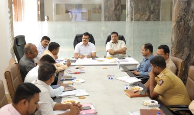 पंढरपूर आषाढीवारीत भाविकांच्या आरोग्य सुविधेसह स्वच्छतेला प्राधान्य द्यावे,    नगर विकास विभागाचे उपसचिव अनिरुध्द जेवळीकर,   अत्यावश्यक सुविधांची कामे  30 जून पर्यत पुर्ण करावीत