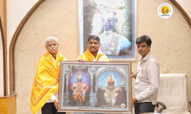 श्री विठ्ठल -रुक्मिणी मातेस भाविकाकडून 05 लाख 40 हजार किंमतीचे चांदी वस्तू अर्पण.