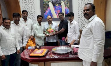 संभाजी ब्रिगेडचे महासचिव सौरभ दादा खेडेकर यांनी घेतले श्री विठ्ठल -रुक्मिणी मातेचे दर्शन,....   मंदिरातील कामाची केली पाहणी