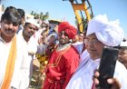 हरी नामाच्या गजरात संतश्रेष्ठ श्री ज्ञानेश्वर माऊलींच्या पालखीचे  सोलापूर जिल्ह्यात आगमन,  धर्मपुरी येथे पालकमंत्री चंद्रकांत पाटील यांनी केले पालखीचे स्वागत