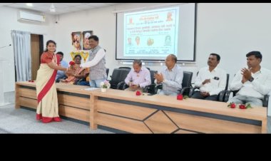 बार्शीच्या कॉलेज ऑफ एज्युकेशन मध्ये विद्यापीठ वर्धापन दिन उत्साहात साजरा