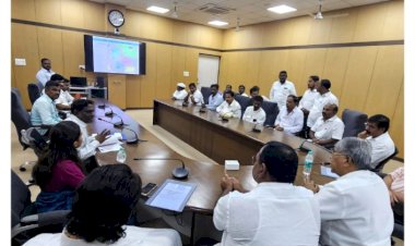 मंगळवेढा उपसा सिंचन योजनेची चित्रफीत पालकमंत्र्यांच्या हस्ते प्रदर्शित