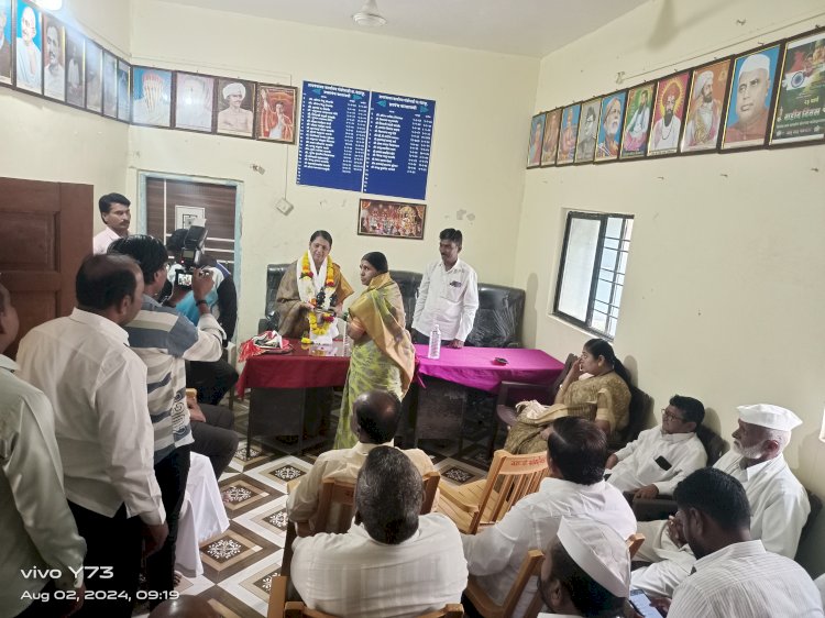 माढा मतदारसंघा बरोबर  पंढरपूर भागातील 42 गावातील जनतेचा विकास करणार-, नगराध्यक्ष मीनल साठे   साठे कुटुंबीयांचा मतदारसंघा तील 42 गावात झंजावती दौरा..