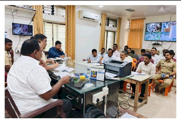 पंढरपूर शहर व तालुक्यातील पूर परिस्थिती हाताळण्यासाठी प्रशासनाने सज्ज राहावे  आ. समाधान आवताडे यांचेकडून प्रशासकीय बैठकीत अधिकाऱ्यांना सूचना