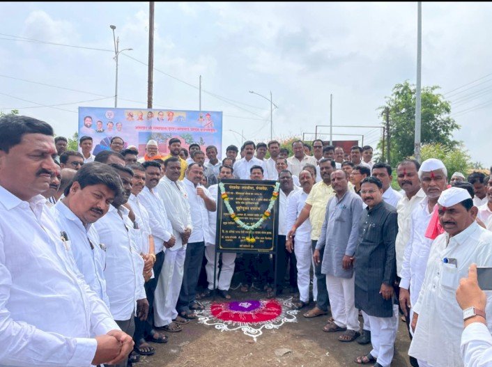    पंढरपूर- मंगळवेढा मतदारसंघात हजारो कोटीचा निधी- आ .समाधान आवताडे  मंगळवेढा शहरात 9 कोटी 55 लाख रुपये च्या कामाचे उद्घाटन