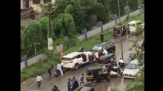 बदलापूर पुन्हा हादरलं!   बापाचं निर्घृण कृत्य, लेक-पत्नी बसलेल्या गाडीला समोरून जोरदार धडक