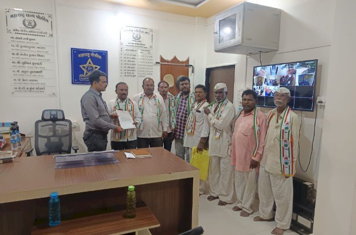 पंढरपूर तालुका काँग्रेस कमिटीच्या वतीने महायुती सरकारचा जाहीर निषेध   पंढरपुरातील काँग्रेस कार्यकर्ते आक्रमक